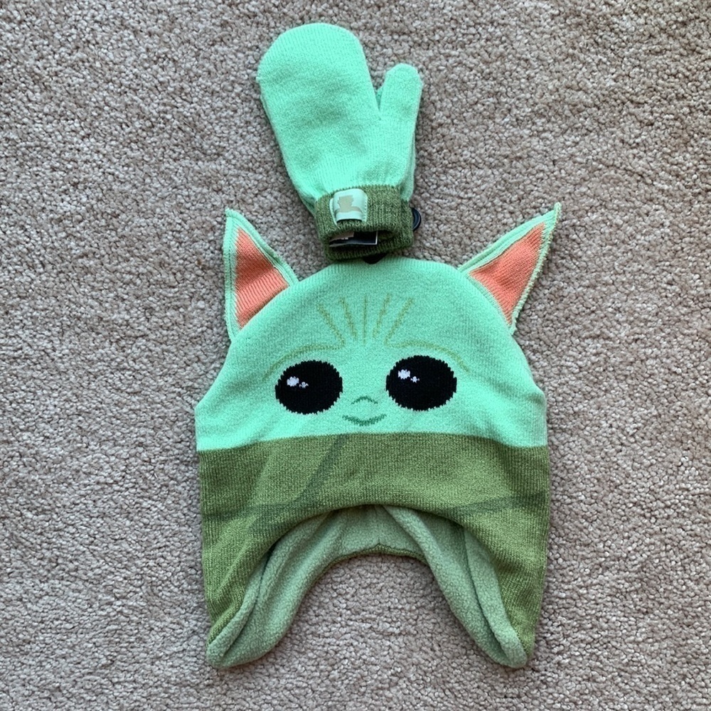 Star Wars baby yoda hat and mittens